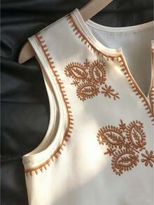 GlowEve Women's Summer Woven V-Neck Sleeveless Faux Embroidered Print Fitted Casual Elegant Versatile Blouse - Multicolor - View 4