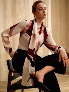 MOTF PREMIUM 复古风格撞色印花系领长袖缎面衬衫，春夏款 - 彩色 - 查看 1