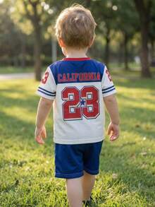 SHEIN Conjunto de camiseta de manga corta con cuello redondo y estampado de letras deportivo, y pantalones cortos para bebé niño - Multicolor - Ver 7