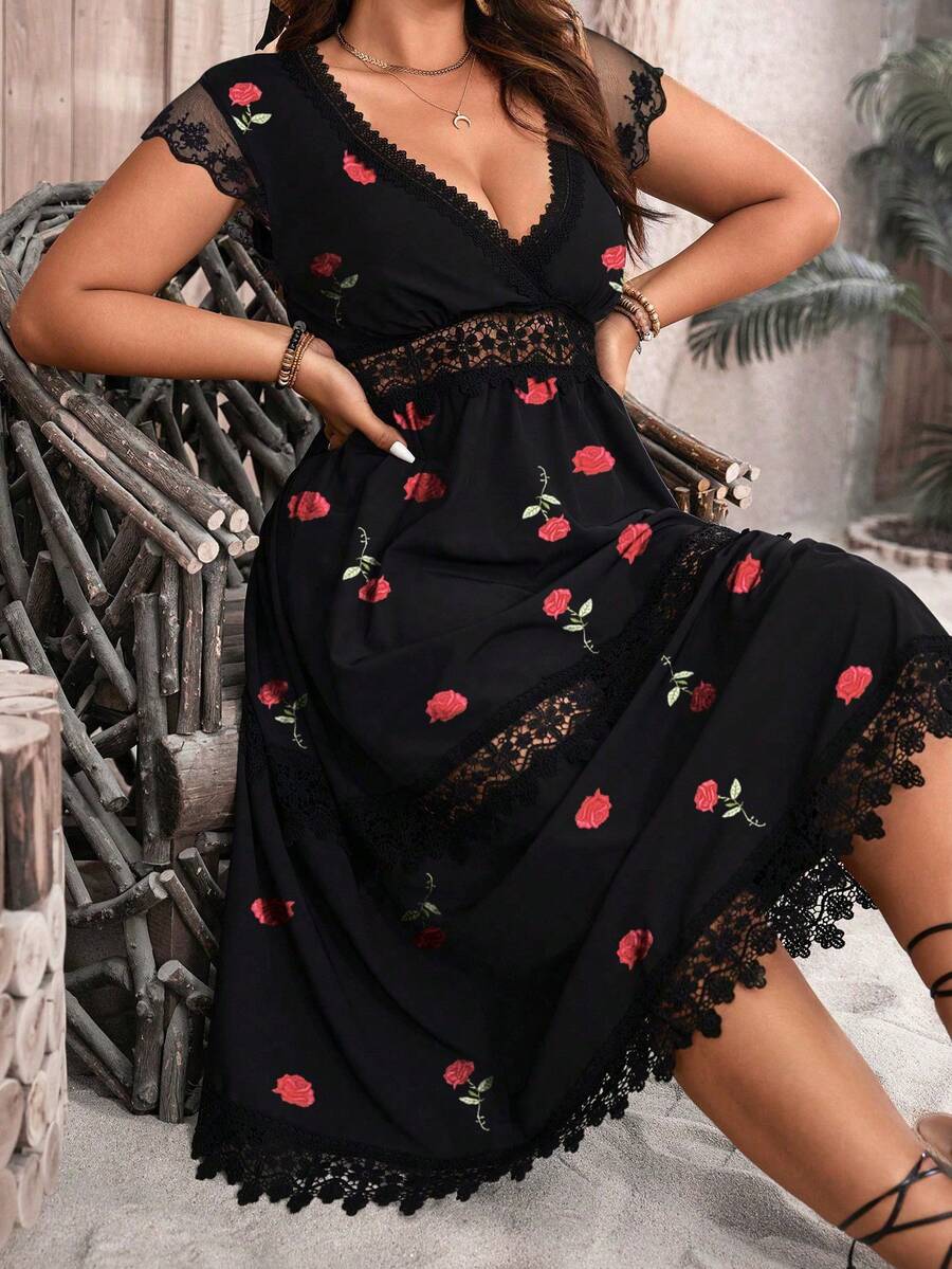 SHEIN Clasi 大码女式夏季性感度假印花深V领拼接透视蕾丝腰部连衣裙 - 黑色 - 查看 1
