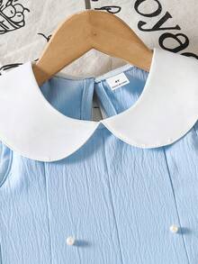 SHEIN Genkimix Kids 春夏新款优雅公主风少女缎面彼得潘领纹理面料珍珠装饰连衣裙 - 藍色 - 查看 4