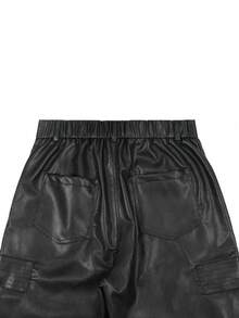 Manfinity EMRG Manfinity 大码男士黑色 PU 皮革宽松直筒工装裤，时尚百搭，送给男友的绝佳礼物。男士宽松裤，男士阔腿裤，宽松工装牛仔裤，黑色宽松牛仔裤，男士宽松阔腿裤 - 黑色 - 查看 5