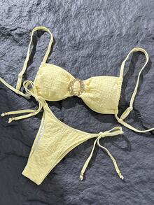 Swim Mod Conjunto de bikini con tirantes de espagueti y decoración metálica de tela jacquard para mujer, primavera/verano - Amarillo - Ver 2