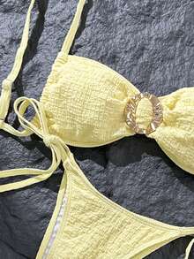 Swim Mod Conjunto de bikini con tirantes de espagueti y decoración metálica de tela jacquard para mujer, primavera/verano - Amarillo - Ver 4
