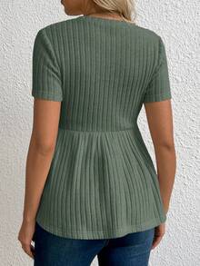 SHEIN Camiseta de maternidad de unicolor con cuello redondo, manga corta, acanalada y con volante en el bajo - Verde - Ver 2