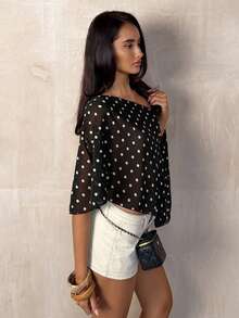 TRNVIE Blusa asimétrica de hombro de malla con lunares negros para mujer, primavera/verano - Negro - Ver 6