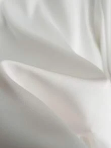 GlowEve Blusa elegante de mujer con diseño de volantes de manga corta, cuello en V, de acetato, color blanco perla, adecuada para salidas casuales - Blanco - Ver 5