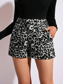 Lavishia Pantalones cortos con bolsillos en ángulo con estampado de leopardo, conjunto de ropa de mujer para otoño - Gris - Ver 4