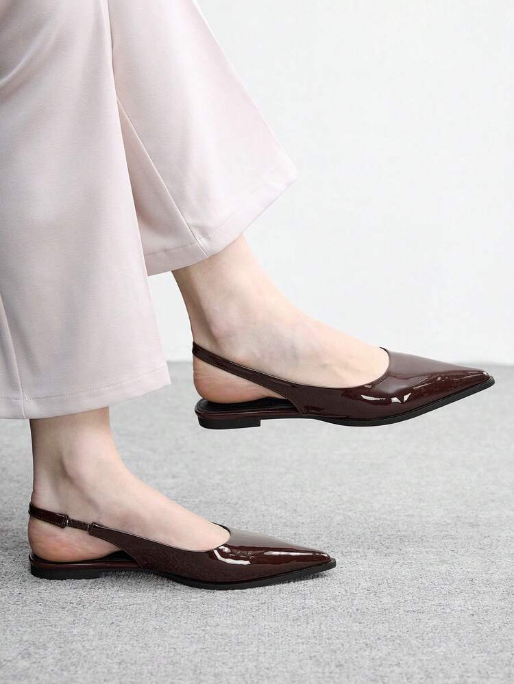 CUCCOO BIZCHIC Sapatos femininos de sola plana, bico fino, marrons, modelo slingback simples. Versáteis, leves e confortáveis, ideais para o dia a dia, para ir ao trabalho e para o ambiente profissional. - Marrom Chocolate - Ver 1
