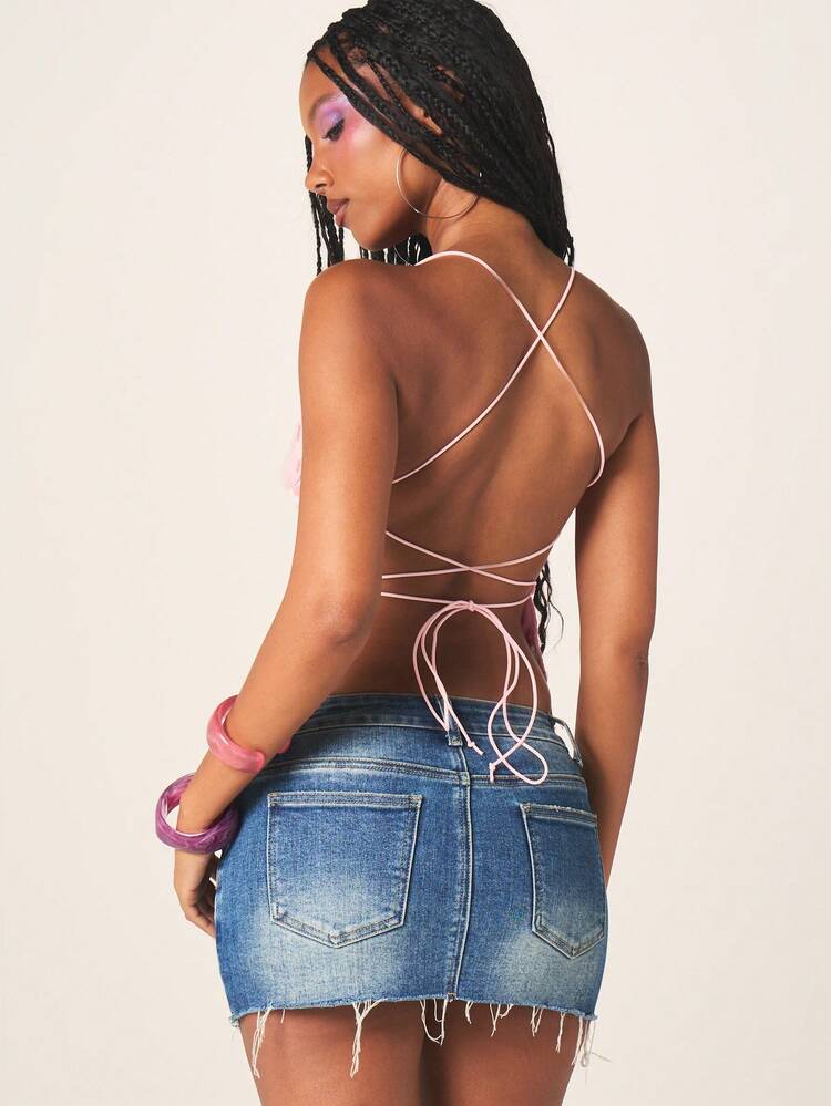 MISSGUIDED Top tipo camiseta con detalles de lentejuelas florales, escote de corazón y cordones en la espalda para el verano y festivales, ajustado al Body