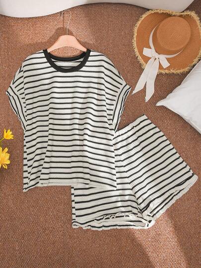 CosyJoli 大码女式休闲条纹两件套短裤套装，宽松舒适，适合春夏穿着