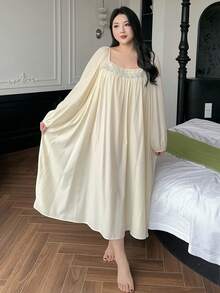 Dazy Plus 大码女式花卉刺绣褶皱休闲日常睡裙 - 杏色 - 查看 4