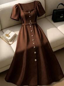 Elenzga 大码女士优雅布艺纽扣腰带装饰夏季短袖荷叶边领收腰A字连衣裙，适合办公室、通勤、约会、外出、复古风、毕业典礼、节日、情人节、音乐节、母亲节、万圣节、感恩节、复活节、国庆节、舞会、约会、派对、婚礼、户外活动等场合。 - 棕色 - 查看 2