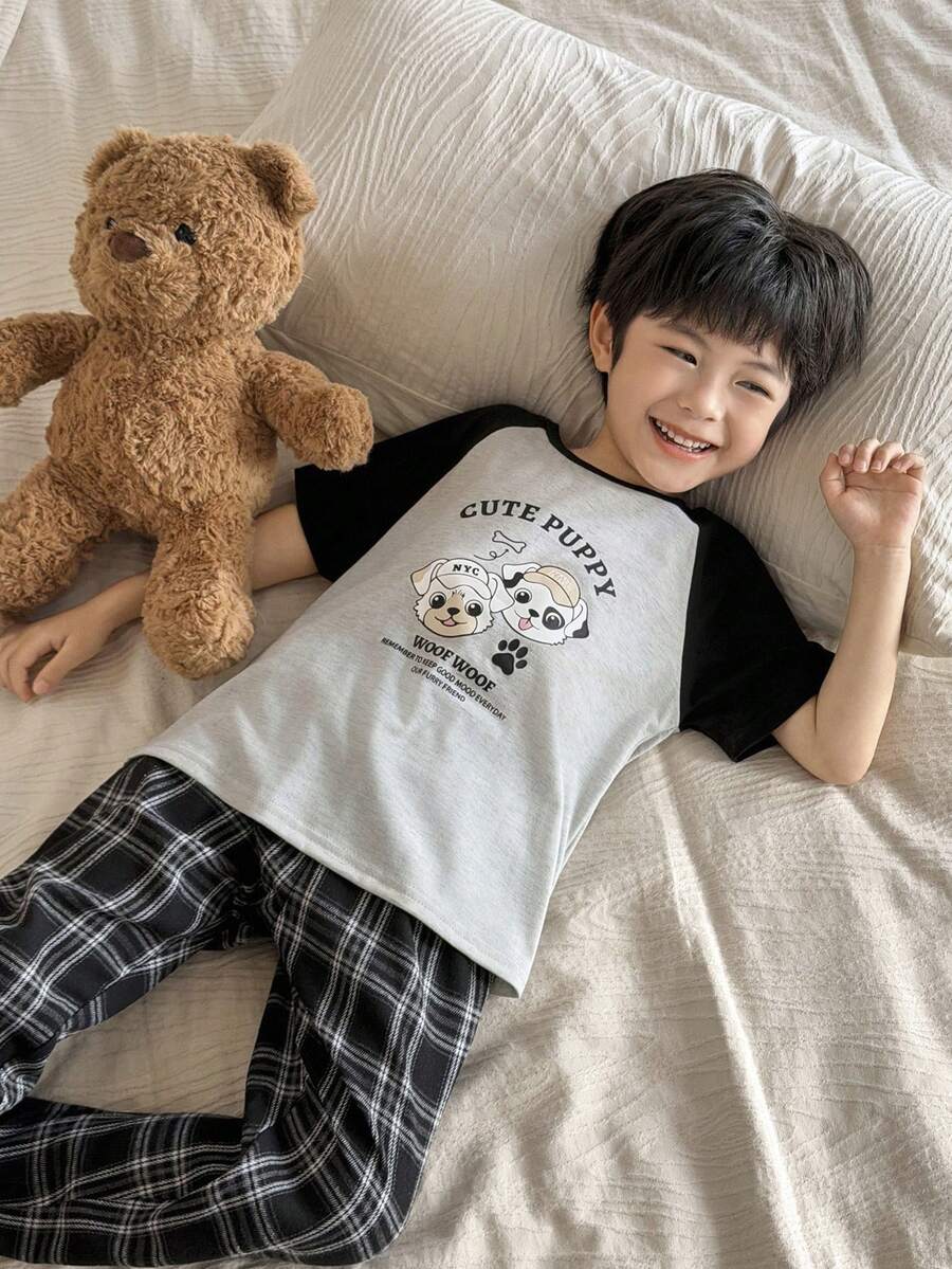 SHEIN 2件套儿童/男童卡通图案撞色插肩袖T恤和格子裤休闲舒适睡衣套装 - 灰色 - 查看 1