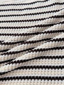 少女白色条纹针织休闲简约条纹印花不对称褶皱短款上衣，适合春夏穿着，休闲百搭，可打造个性造型，日常及假日皆宜。 - 黑與白 - 查看 5