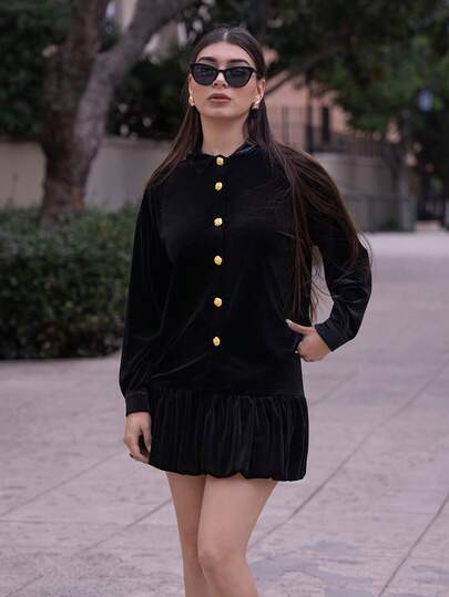 Andrea Bello 法式领长袖天鹅绒金属纽扣黑色衬衫，女士优雅派对上衣，秋冬天鹅绒松紧腰荷叶边 A 字裙，黑色，女士感恩节/圣诞节服装