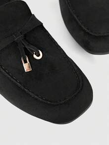 Sleekvia Women's Metal Decor Casual Versatile Flat Shoes - Black - View 8