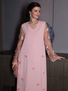 Yasmyna 优雅浪漫刺绣长袖喇叭连衣裙，粉色 - 粉色 - 查看 7