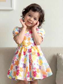 SHEIN Playful Pals Vestido Quadrado de Manga Curta com Babados Florais e Bolhas para Meninas Bebê, Primavera/Verão - Rosa chiclete - Visão 7