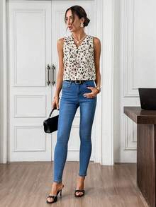 SHEIN Clasi 女士常规款优雅通勤百搭多色V领无袖衬衫，春夏女装，复活节，优雅派对装，海滩装，母亲毕业礼服，毕业礼服，伴娘礼服，婚礼宾客礼服，婚礼，女士度假装，夏季假日装，女士正式服装，Y2K风格，女士办公室装，夏季休闲上衣，女士休闲现代上衣和衬衫，夏季女士上衣，优雅夏季女士上衣 - 彩色 - 查看 7