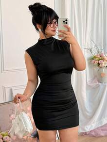 SHEIN EZwear Vestido casual corto de mujer talla grande con cuello alto, mangas cortas, cintura ceñida y unicolor, adecuado para citas y fiestas - Negro - Ver 5