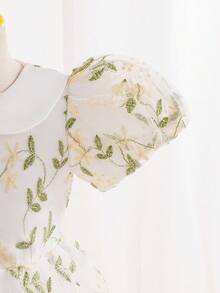 SHEIN Glamorique Kids 女童公主裙，花童，生日派对，晚宴，立体花朵收腰蓬蓬裙，四季皆宜，翻领，网纱泡泡袖优雅派对礼服，华丽连衣裙，复活节，夏季，优雅派对礼服，儿童茶会礼服，女童花园派对礼服，儿童刺绣花朵连衣裙，儿童传家宝连衣裙 - 白色 - 查看 6