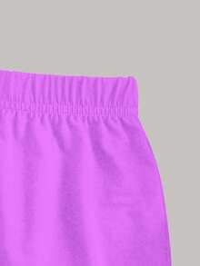 一套女童休闲紫色和黑色拼接K-POP女团五角星印花短袖T恤和短裤套装，适合日常穿着 - 彩色 - 查看 5