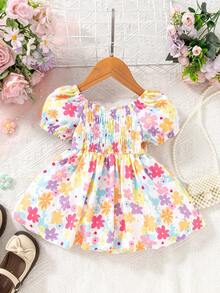 SHEIN Playful Pals Vestido Quadrado de Manga Curta com Babados Florais e Bolhas para Meninas Bebê, Primavera/Verão - Rosa chiclete - Visão 2