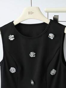 Franclia Conjunto de 2 piezas de blusa sin mangas con volantes en el bajo y decoración floral + vestido blanco de línea A de largo medio, para uso casual, fiesta, diario, oficina, citas - Blanco y Negro - Ver 8