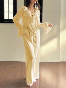 DAZY Set de pijama de 2 piezas con pantalón recto de manga larga, dobladillo con volantes y parches de encaje, para primavera y otoño para mujeres - Amarillo - Ver 5