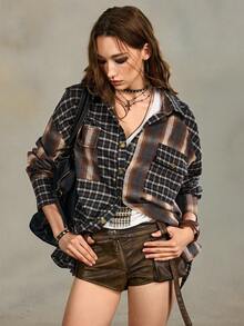 ROMWE Grunge Punk Camisa oversize vintage de cuadros a patchwork con remaches, bolsillos y puños - Multicolor - Ver 9