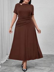 Modelyn Plus Size Women's Solid Color Cutout Shoulder Ruched Short Sleeve Casual Dress - Coffee Brown - View 6