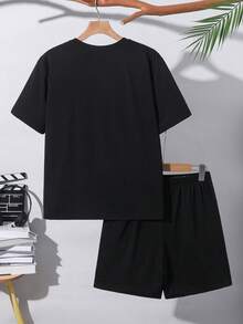 SHEIN 2件套青少年男童巴黎字母印花撞色短袖T恤和短裤夏季套装，适合春夏季节、日常穿着、运动、郊游、上学、聚会、节日、拍照等场合。 - 彩色 - 查看 2