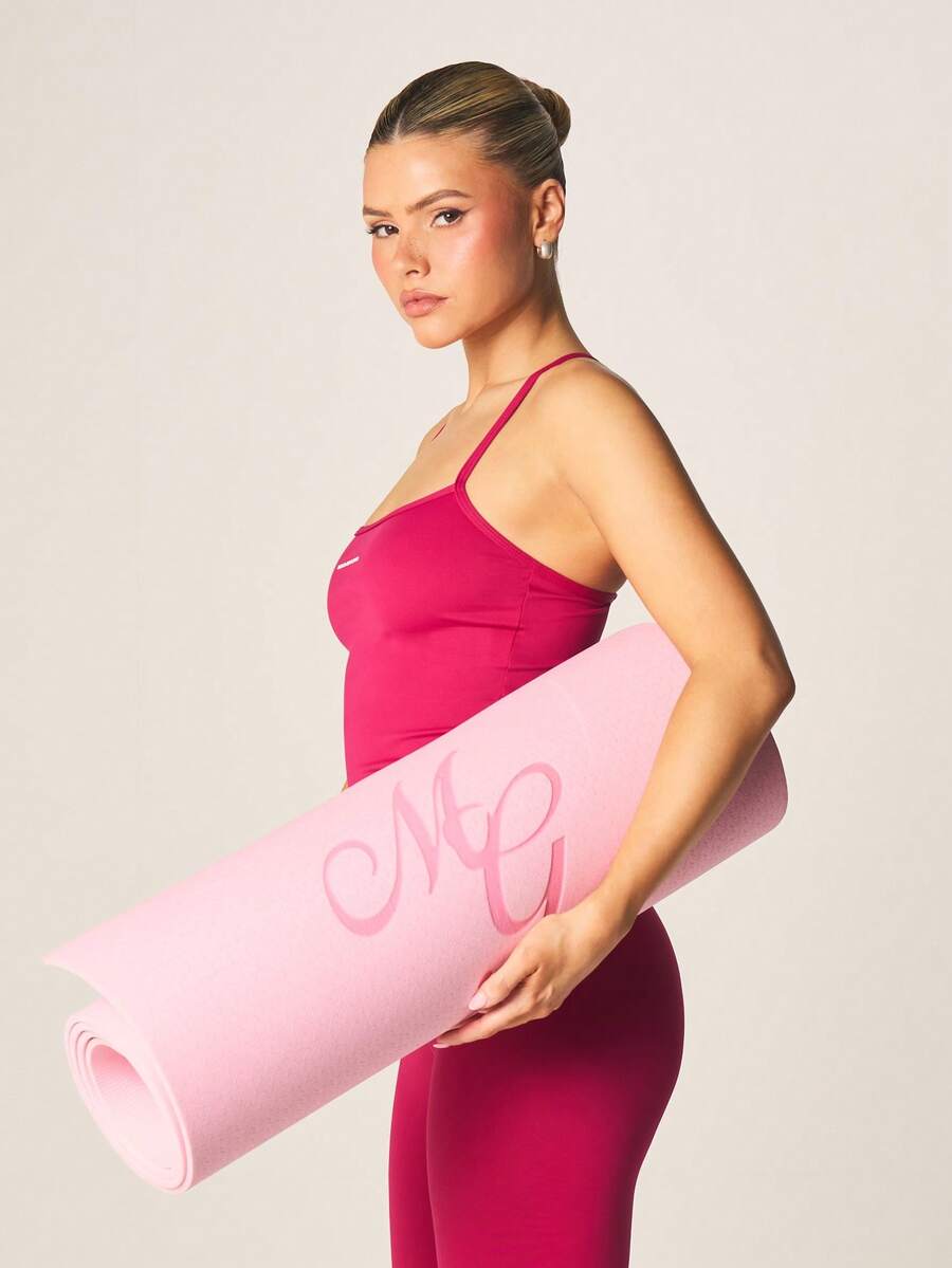 MISSGUIDED Non Slip Yoga Mat With Logo Print Exercise Equipment For Home Practice - Pink - View 1