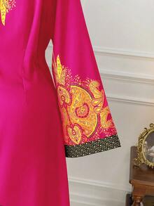 Rometta 大码女式优雅度假风印花高领喇叭袖修身连衣裙（忧郁气质）（周三美学） - 玫紅色 - 查看 7