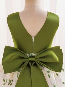 SHEIN Glamorique Kids 女童白色蝴蝶结腰身V领露背刺绣优雅派对连衣裙，适合所有季节 - 綠色 - 查看 3