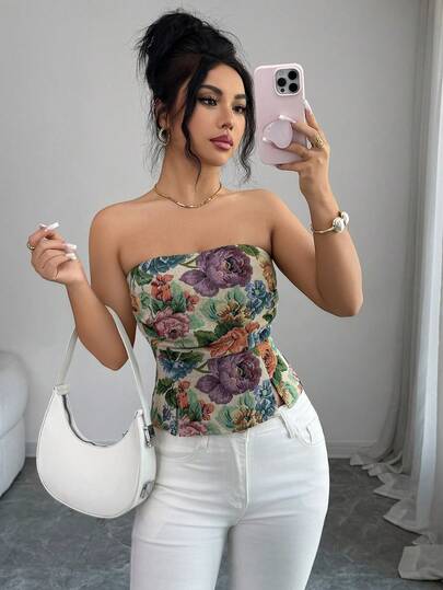 Rafferiza American Sexy Girl Oil Painting Print Crop Top, Waist Cinching, Flattering, Multiple Colors