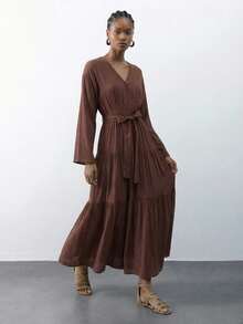 Maija V领无袖宽松A字连衣裙，玫瑰红褶皱面料，适合都市女性秋冬季穿着 - 棕色 - 查看 6