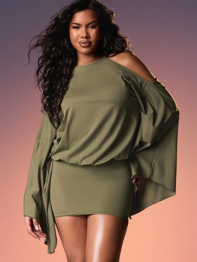 MISSGUIDED Vestido mini de manga de murciélago con hombros descubiertos, con aplicación de mariposa con cuentas y detalle de cadena en la espalda para fiestas de otoño e invierno, ajustado y elástico - Verde - Ver 4