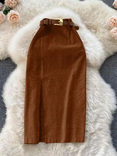 Franclia Falda de pana con bolsillo y abertura con cinturón en color caqui