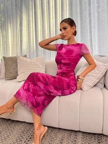 Lavishia Đầm ngắn tay cổ tròn, dáng ôm, dài ngang gối, màu xanh lá cây, họa tiết hoa trừu tượng, thích hợp cho các hoạt động thời trang hàng ngày dành cho nữ. - Màu Hồng Tươi - Xem 4