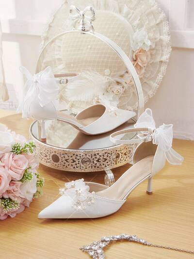 CUCCOO HITCHD Zapatos de mujer para primavera y verano, nuevos, con decoración de flor de hada, perla y rhinestone, punta afilada, tacón fino, lazo y hebilla. Zapatos de tacón alto de 6 cm elegantes de satén para boda, citas y uso diario, de unicolor y versátiles.