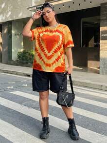 SHEIN EZwear 大码女式休闲扎染爱心印花宽松落肩T恤，适合夏季、度假、日常通勤、外出穿着，嬉皮风爱心图案T恤，女式扎染上衣。 - 橘色 - 查看 3