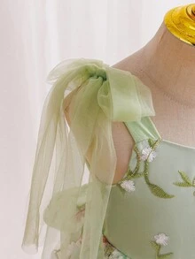 SHEIN Glamorique Kids 花童、生日派对、婚礼、节日礼服、女童公主裙、幸运大蝴蝶结、花卉网纱蓬蓬裙、参加派对或特殊场合、华丽连衣裙、可爱、美丽、四季皆宜、复活节、夏季、优雅派对礼服 - 綠色 - 查看 7