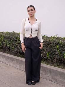 Andrea Bello 秋季新款V领针织开衫，法式百搭 - 米色 - 查看 3