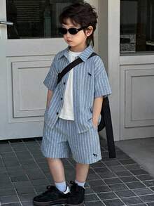 Dazy Kids 男童夏季休闲度假及日常通勤独角兽刺绣条纹印花宽松短袖衬衫短裤套装 - 藍色 - 查看 4