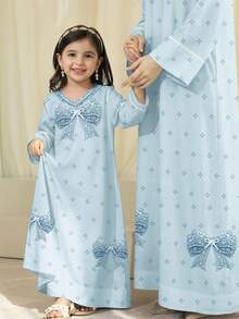 SHEIN 冰蓝色公主风，优雅时尚的公主蝴蝶结珍珠图案，适合年轻女孩休闲优雅的传统阿拉伯长袍连衣裙，适合春夏日常穿着、节日庆典、外出游玩，优雅时尚的长袖阿拉伯长裙 - 彩色 - 查看 3