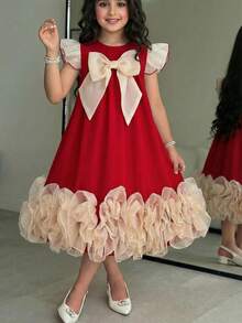 SHEIN 女童3D立体花卉拼接荷叶边露背蝴蝶结优雅无袖连衣裙，针织圆领拼接荷叶边大蝴蝶结装饰修身A字连衣裙，撞色设计，红色，适合家庭度假，可爱优雅时尚，派对装，生日装，华丽公主风，母女/姐妹装。春夏款。华丽公主风，正式场合，姐妹装，派对装 - 紅色 - 查看 2