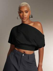 Denimoi Atasan Crop Top Wanita Kasual dengan Leher Asimetris dan Lengan Kelelawar, Warna Polos Minimalis, Musim Panas - Hitam - View 3