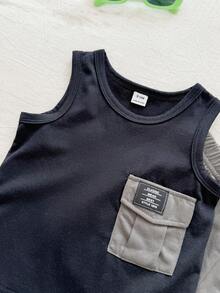 SHEIN طقم سترة بلا أكمام مطبوع بطبعة ديناصور كرتونية للأولاد + شورت أخضر سادة، طراز حيوي وجميل، مناسب للمغامرات الخارجية، وارتداء المنزل المريح، وأوقات الحفلات السعيدة - أخضر عسكري - مشاهدة 5